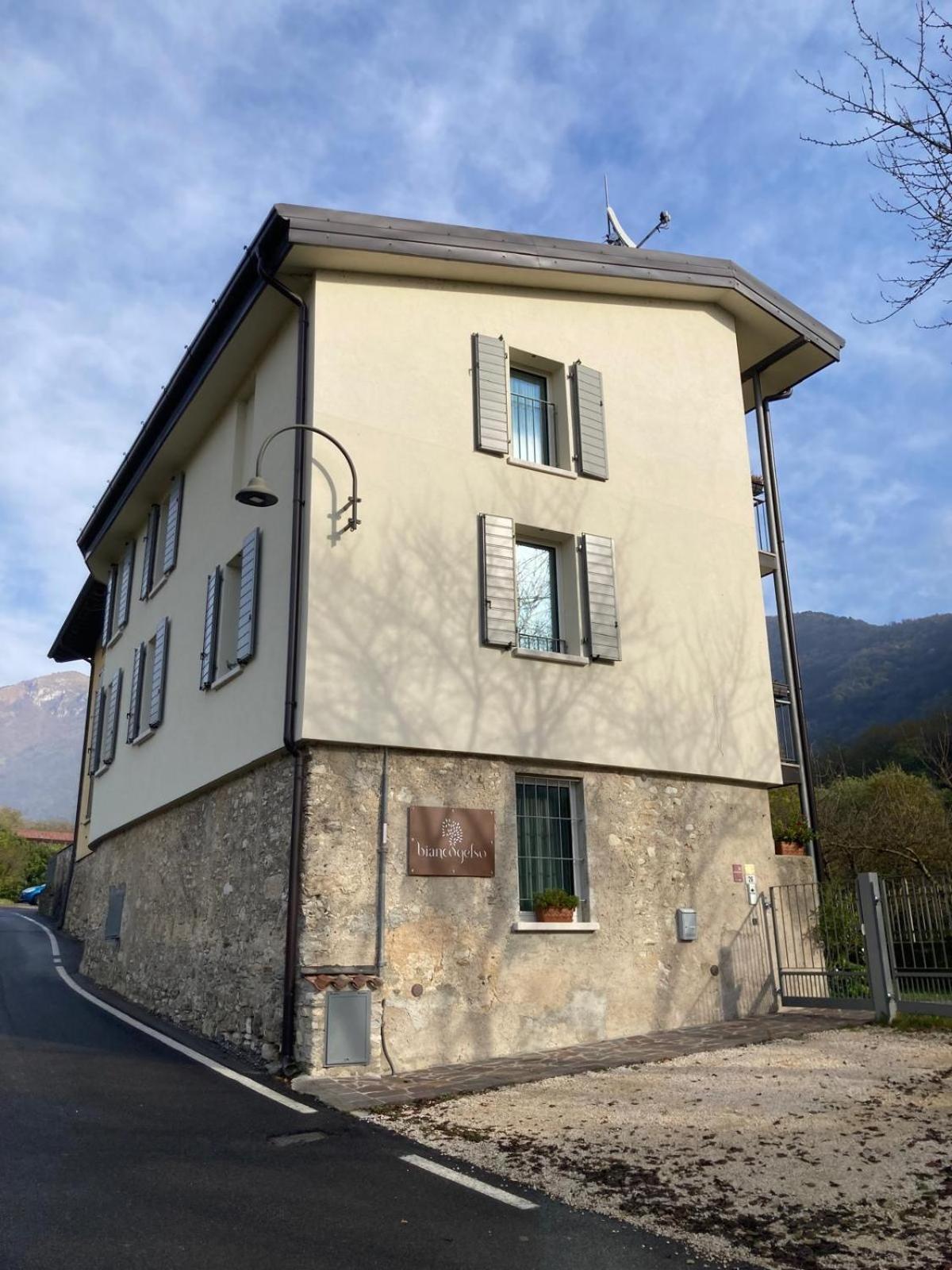 Biancogelso Vegan Bed & Breakfast Gardone Riviera